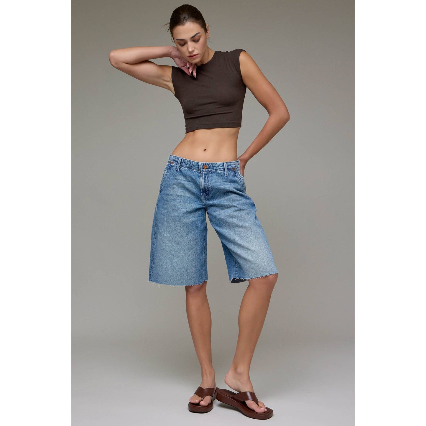 Medium Wash Barrel Short