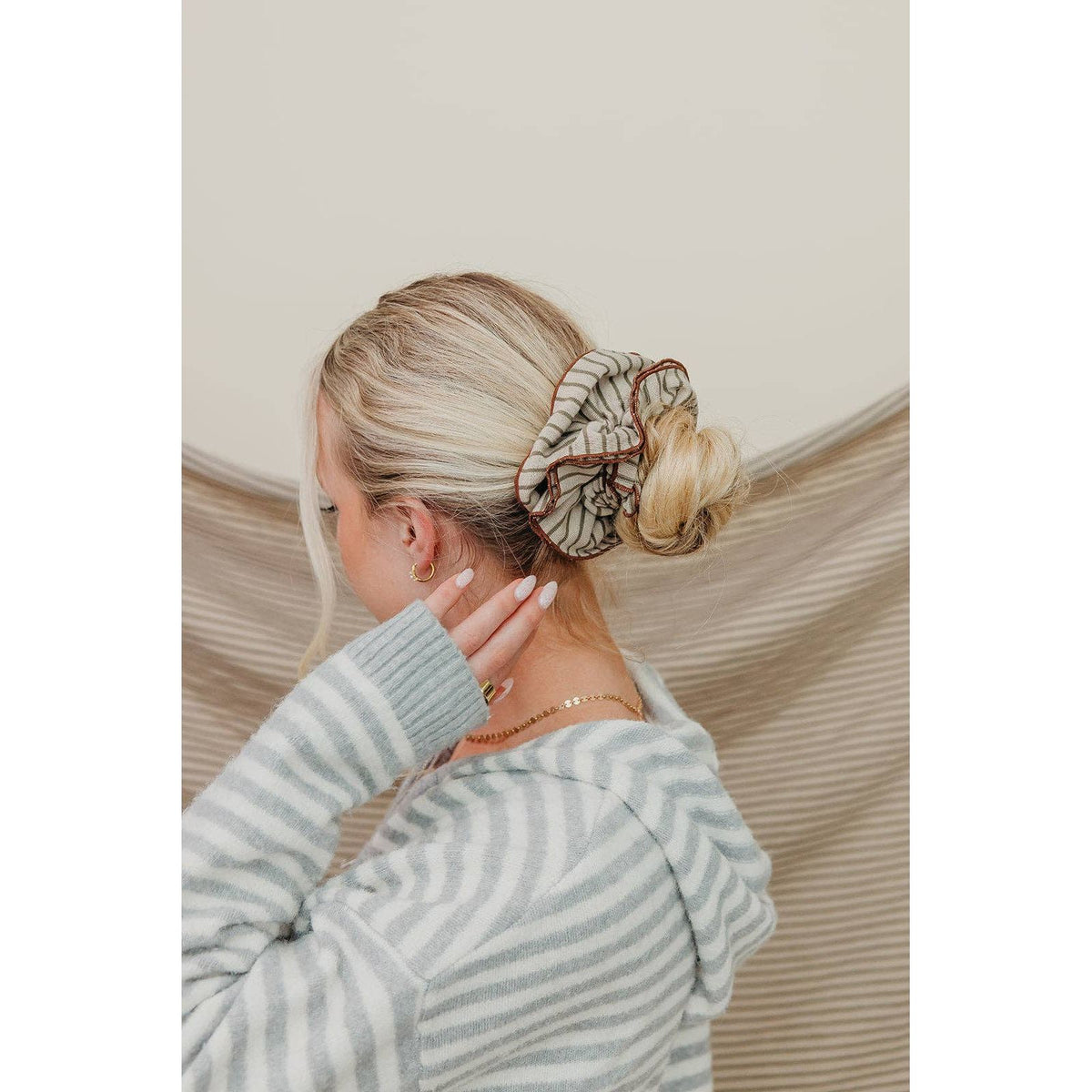 STRIPED CORSET SCRUNCHIE
