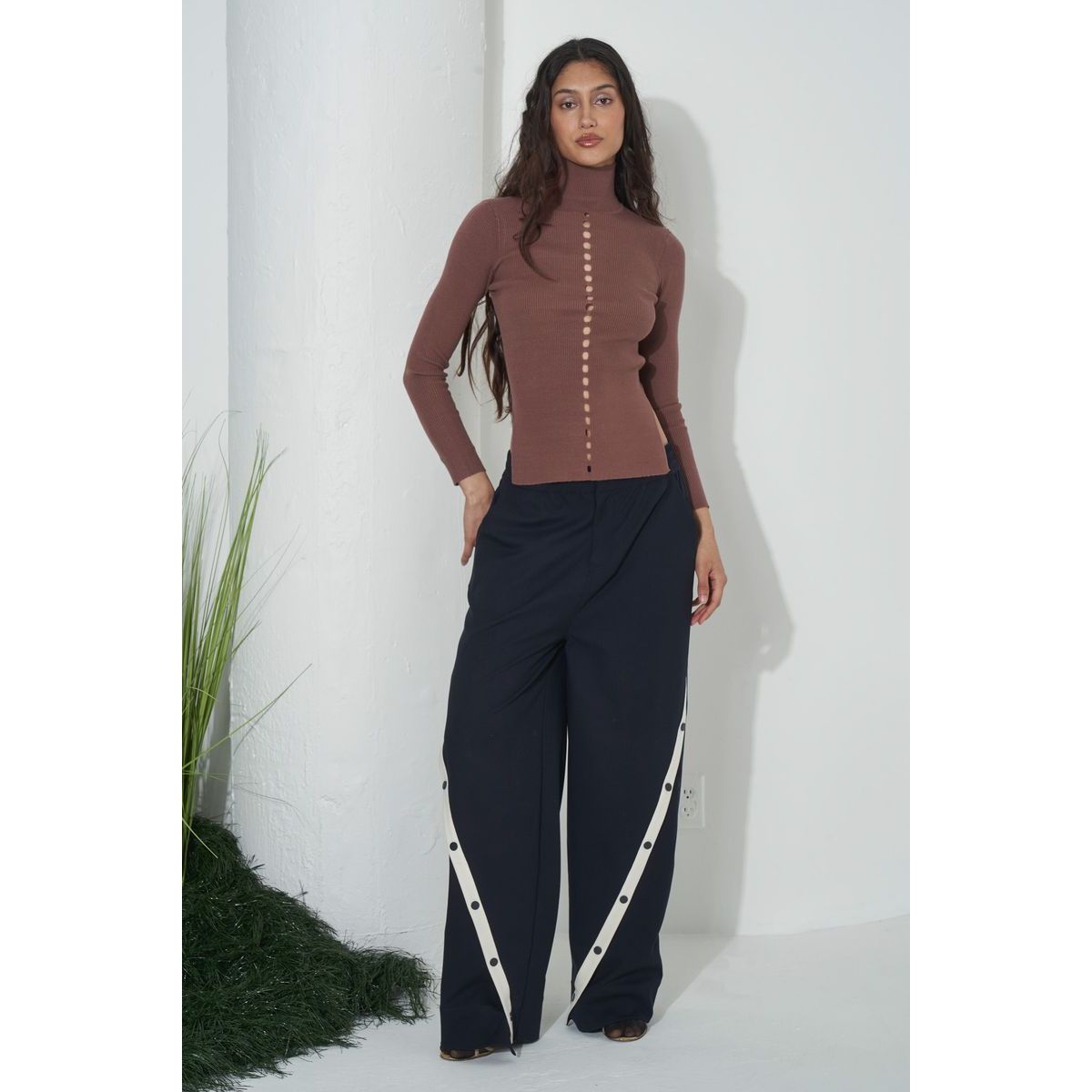 Diagonal Placket Pants