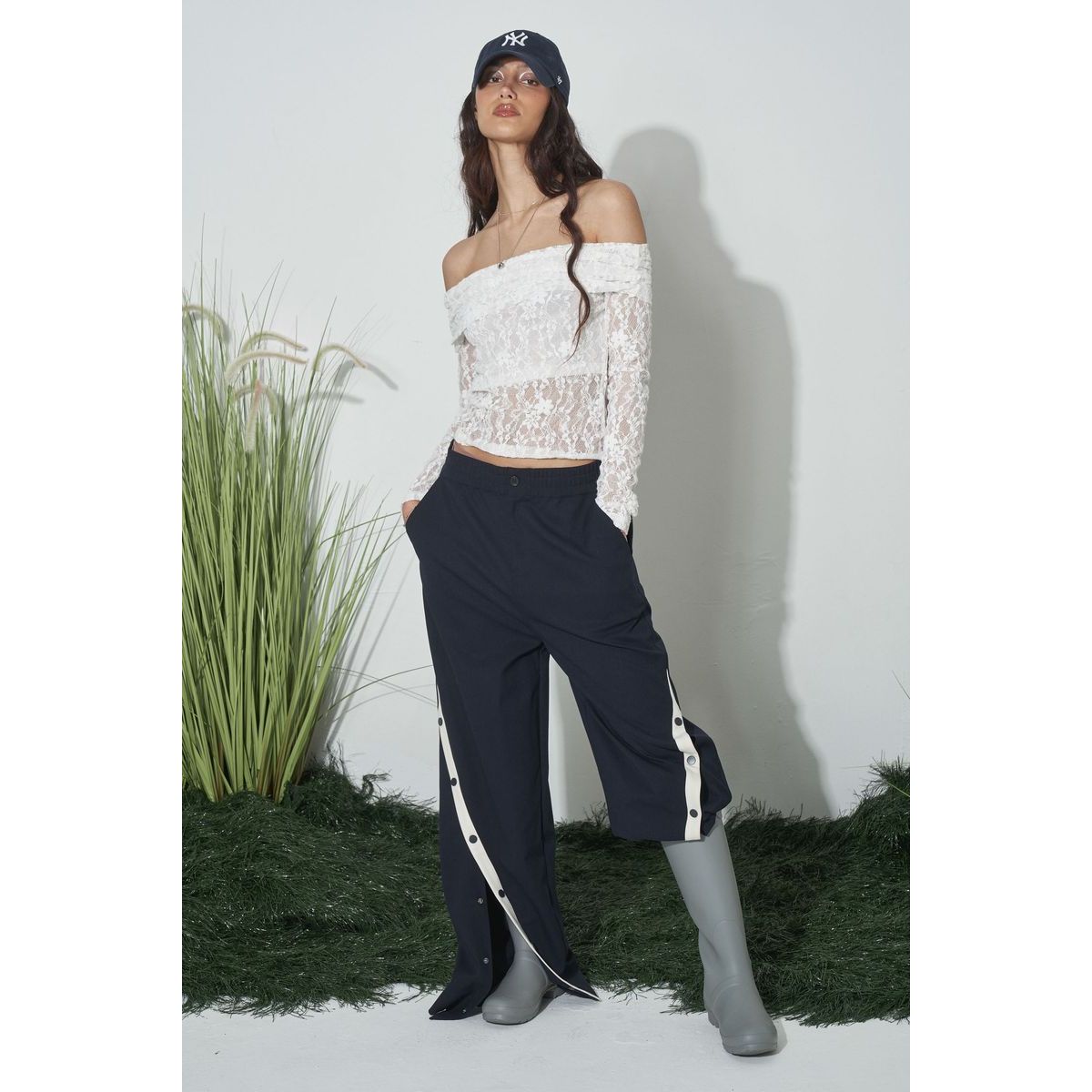 Diagonal Placket Pants