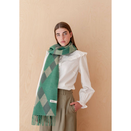 Lambswool Oversized Scarf in Green Diamond Jacquard