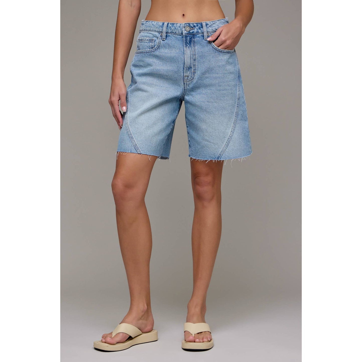 Medium Wash Baggy Short