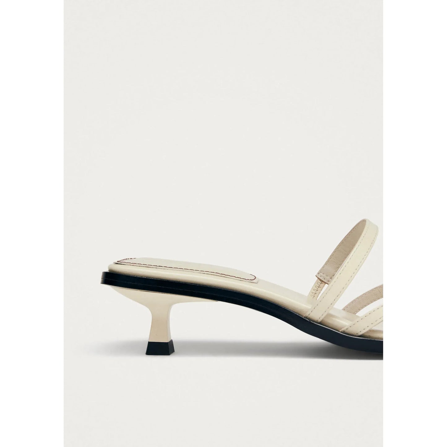 Liko Onix Cream Leather Sandals